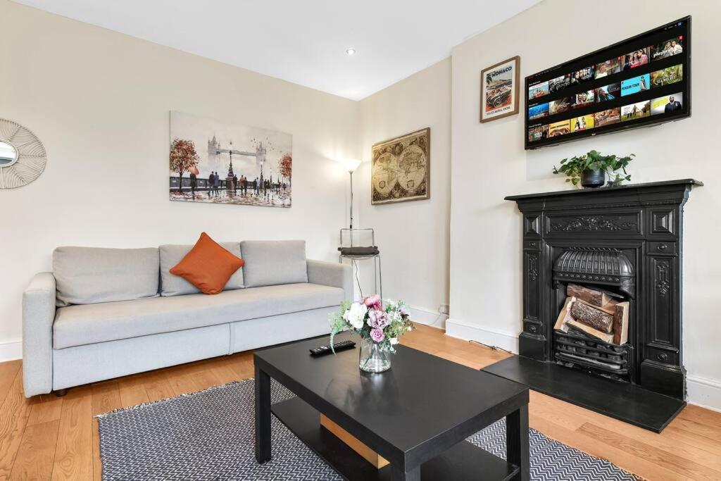 Spacious Sleep 11 With Terrace In Earls Court Ec99 ロンドン エクステリア 写真